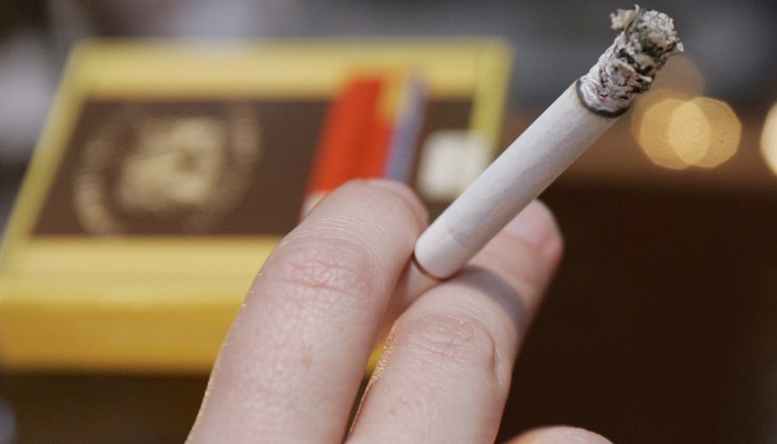 female celebrities who smoke cigarettes 2025 Celebrities & The Edgy Allure of Smoking