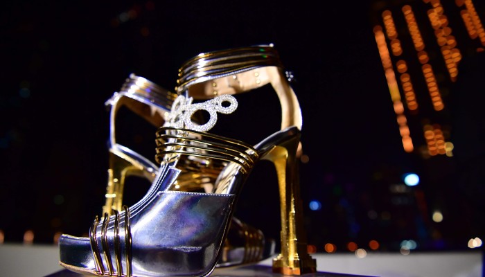 Charming Gold Crystal Wedding Shoes Wedding 2023 Rhinestone Leather 8 cm  Stiletto Heels Pointed Toe Pumps High Heels