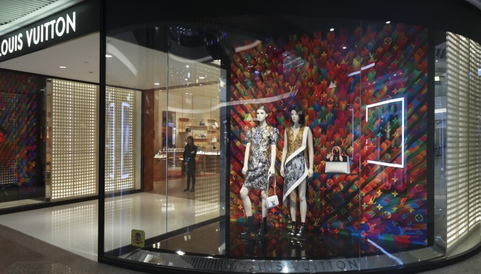  Louis Vuitton targets Hong Kong hair salon
