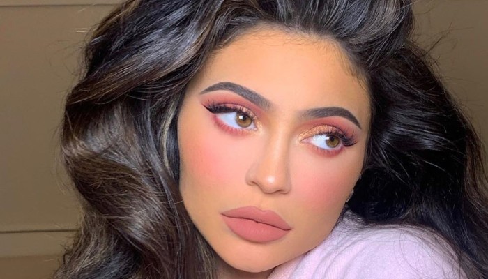 Kylie S Bushfire Blunder Kim S Blackface Scandal Khloe S