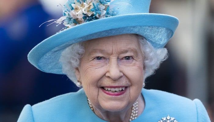 The Queen's secret signals explained! She can send subtle messages to her  staff 