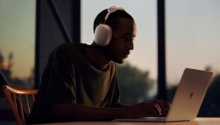 Airpods max ee store