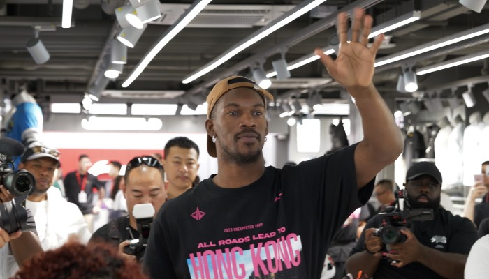 Stand with Hong Kong' shirts handed out before LA Lakers game