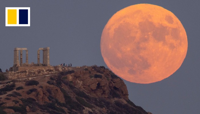Rare blue supermoon lights up night sky in the closest full moon of ...