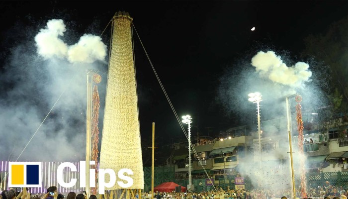 Participants compete in Hong Kong’s Cheung Chau bun scramble | South China Morning Post
