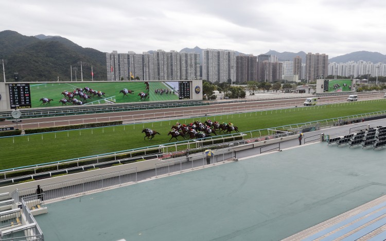 Packing Glory salutes in front of empty stands at Sha Tin on Sunday. Photos: Kenneth Chan
