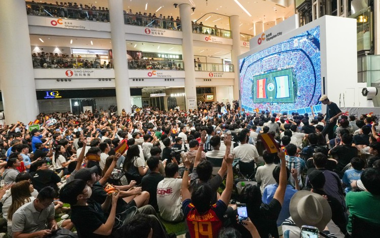 Malls use major sporting events to draw visitors and support tenant sales. Photo: Sun Yeung