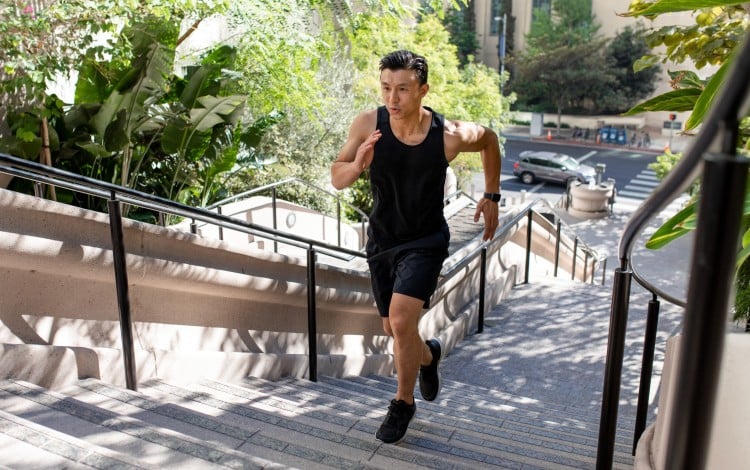 Breaking physical activity into short bouts, such as running up stairs, has become an appealing way for time-poor professionals to exercise. How do such micro-workouts compare with longer gym workouts? Experts weigh in. Photo: Shutterstock
