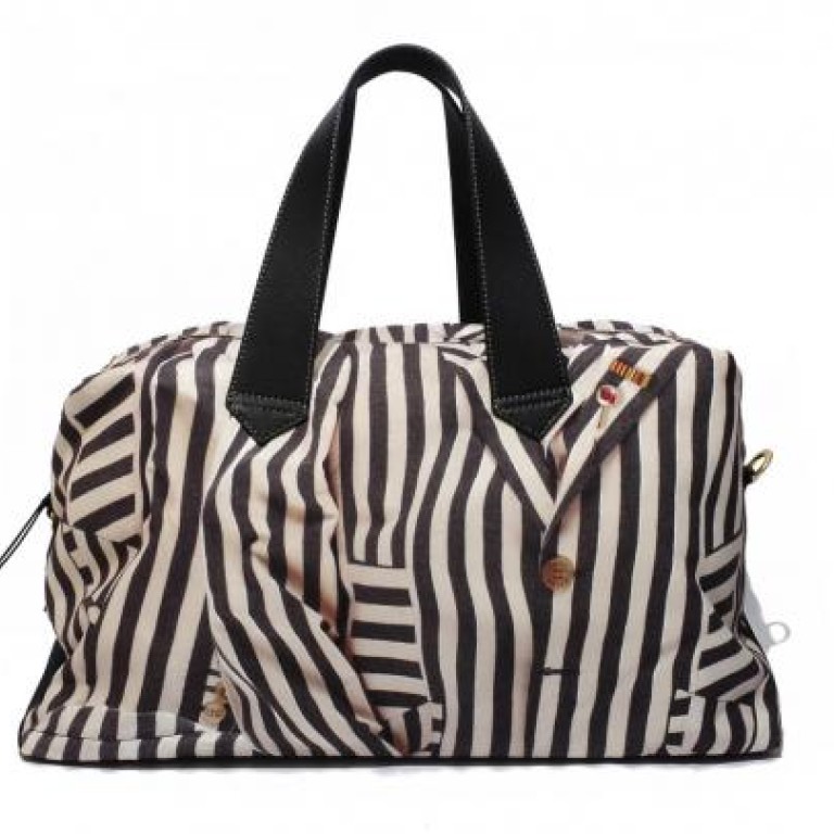 Travelling bag (HK$5,090) by Paul Smith