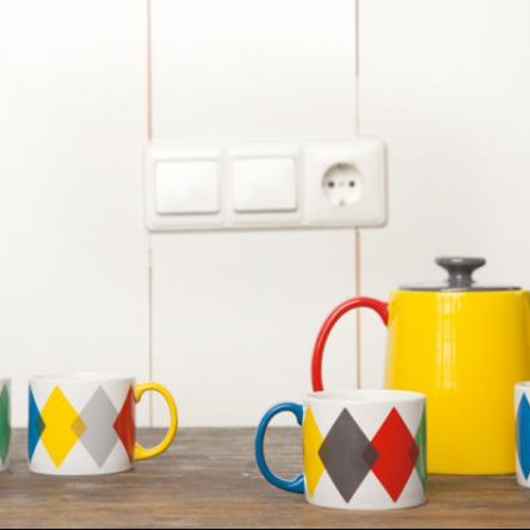 Teapot and mugs by Jansen+co (jansenco.nl)