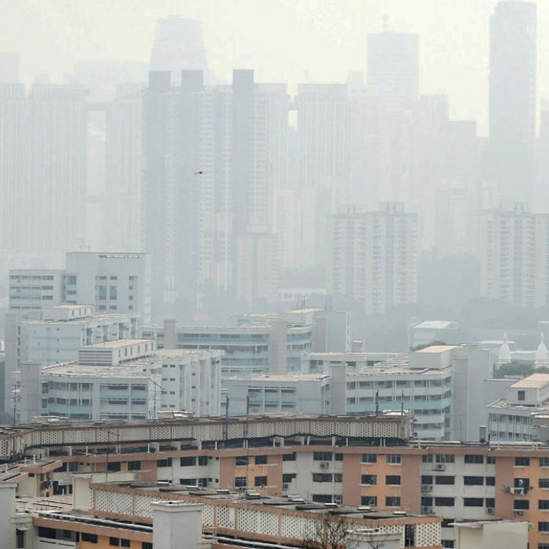 Singapore air pollution soars due to Indonesian forest fires South