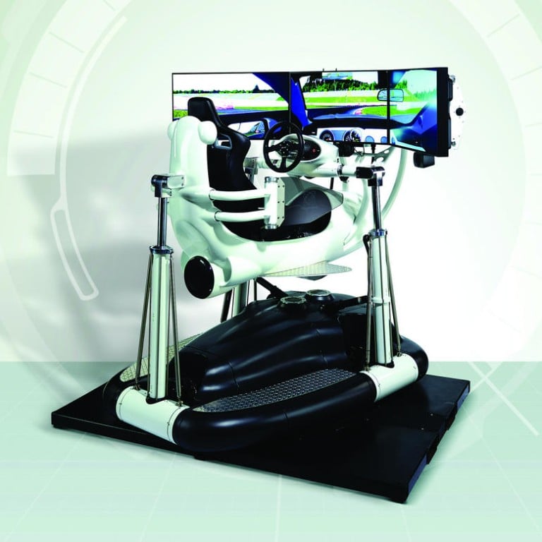 The simulator uses linear servo actuators that cause its suspended, monocoque fibreglass chassis to roll, pitch and rotate 360 degrees.