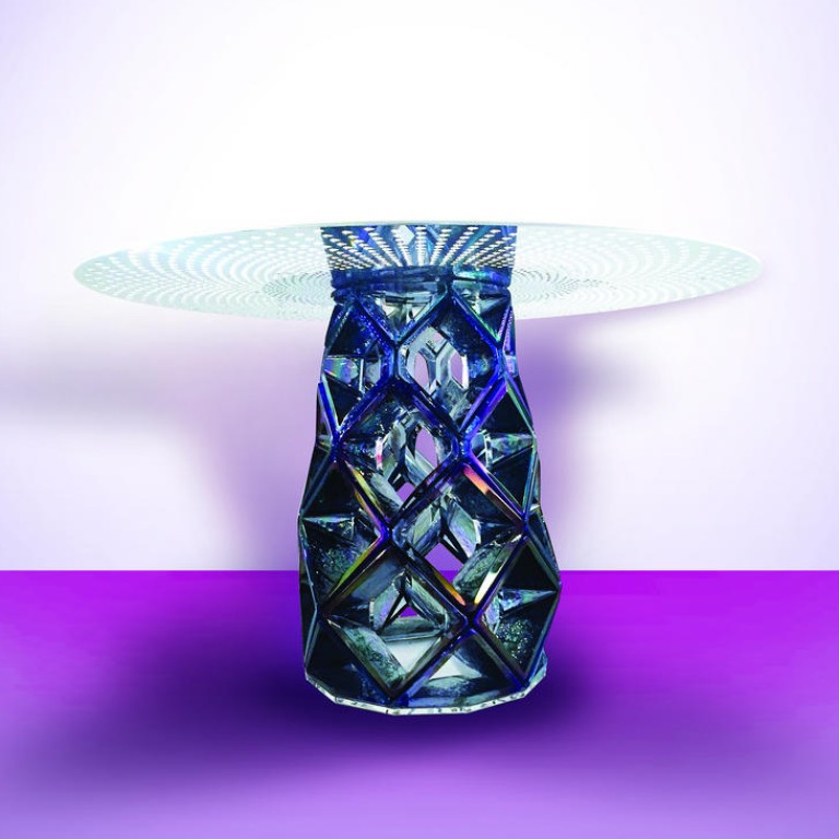The table makes use of glass-blowing technology based on 3D visuals of the multidimensional design.