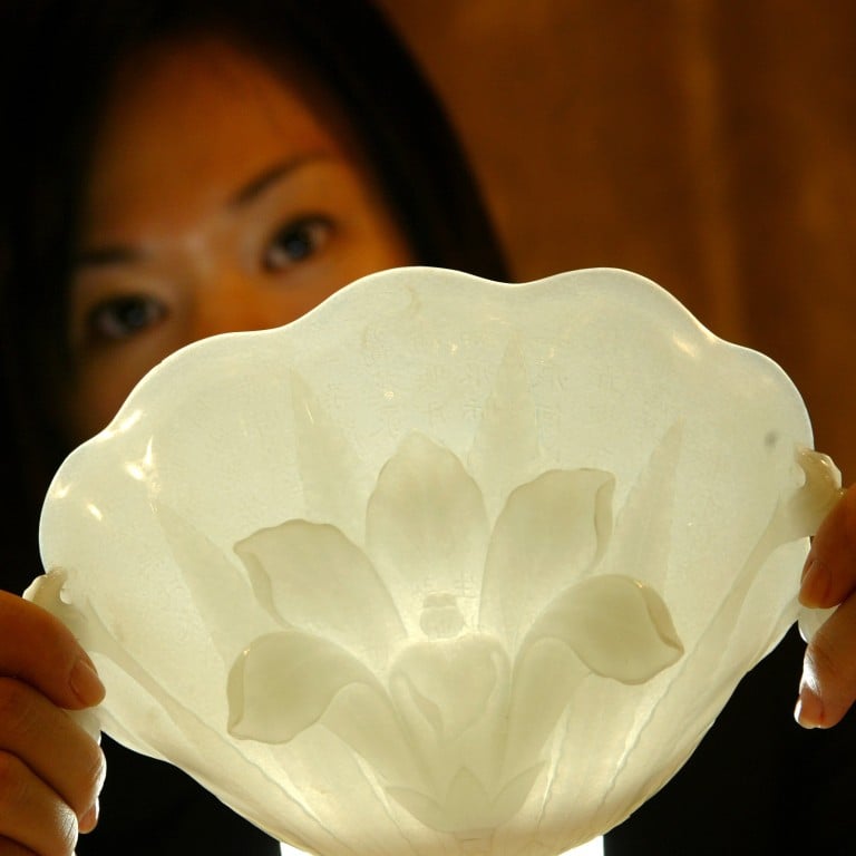 The luminous effect of a white jade cup from the Qianlong period of the Qing Dynasty, which sold for US$1.19 million in 2004. Photo: SCMP