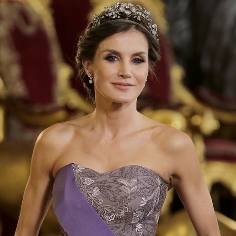 From a journalist to becoming the Queen of Spain, Letizia’s rise to royalty is a life that most people can dream of. Photos: @Bluper/Twitter, @letizia_de_princesa_a_reina/Instagram