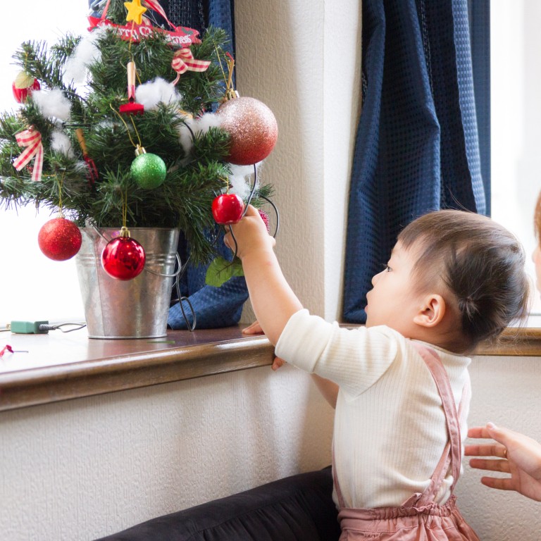 How to decorate a small home for Christmas in Hong Kong – deck the ...