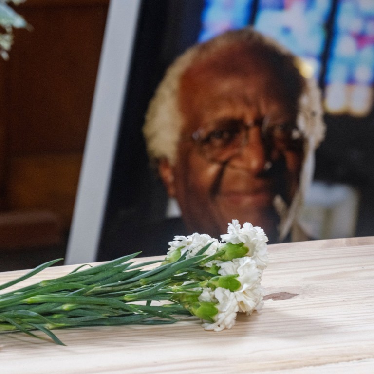 Desmond Tutu to be cremated by environmentally friendly method(00)