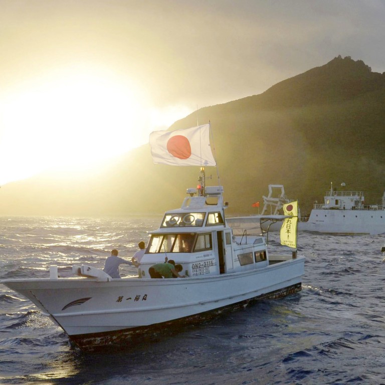In Photos: Fisherman injured by explosive at Japan PM Kishida's speech  site［写真特集6/9］- 毎日新聞