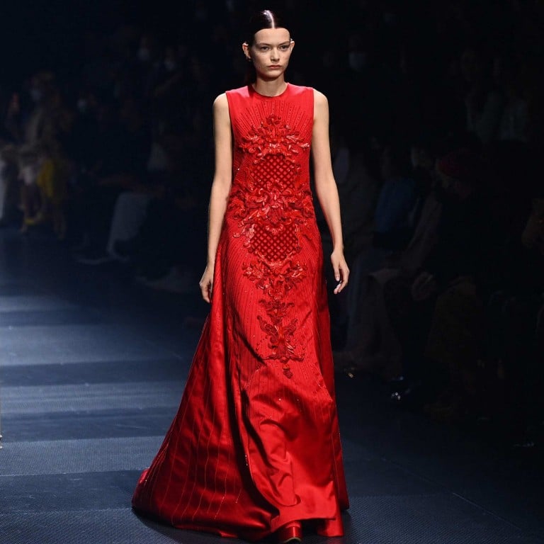 A model presents a creation by Fendi during the Spring/Summer 2022 Haute Couture collection fashion show in Paris on January 27, 2022. Photo: AFP