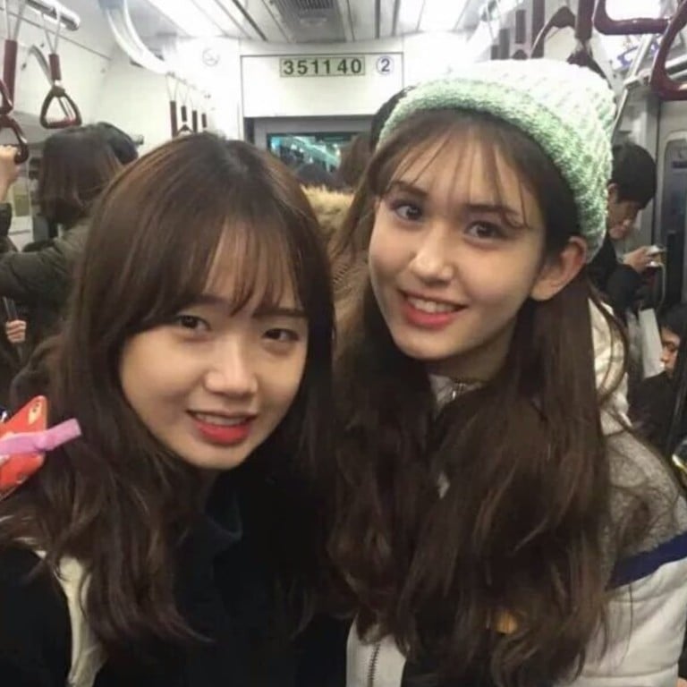 Former I.O.I members Choi Yoo-jung and Jeon So-mi, and Ha Jung-woo get a taste of public transportation.
Photos: @SomiPH/Twitter, @walkhousecompany/Instagram