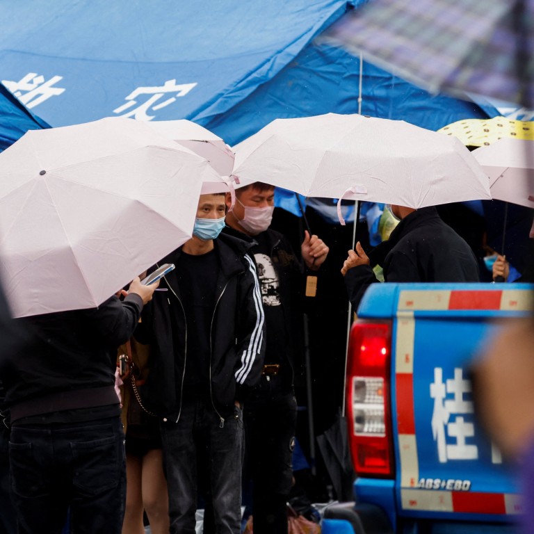 China Eastern Airlines flight MU5735: intense emotion as relatives ...