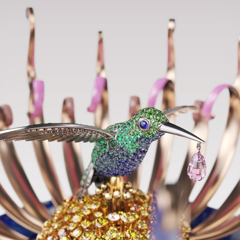 The stunning hummingbird in the centre of Van Cleef & Arpels’ Rêveries de Berylline. Photos: Van Cleef & Arpels