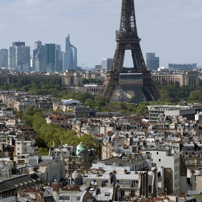 Parisians Start To Rebel Over Plan To Fell Trees Near Eiffel Tower   Fb6b1e5b F293 4a8a A633 0489bc0cb8d6 0a441e50 