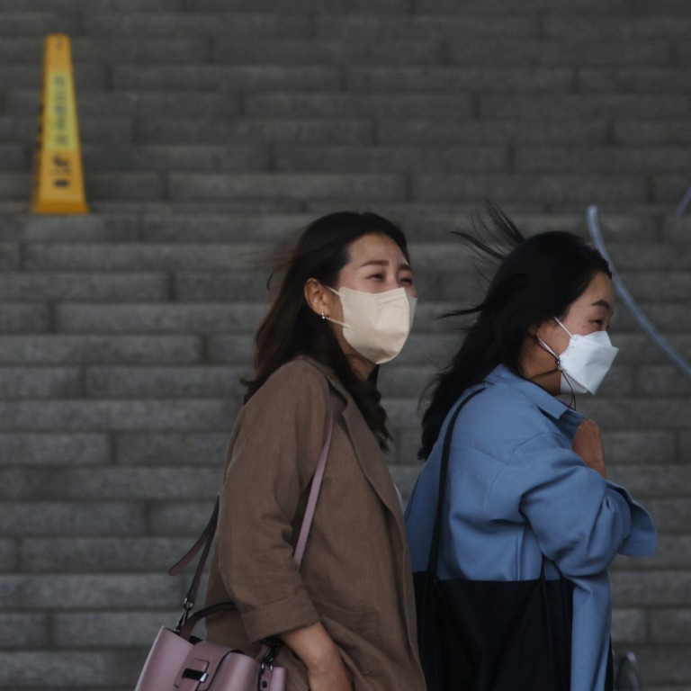 Coronavirus: Why do people in South Korea still wear masks even after ...