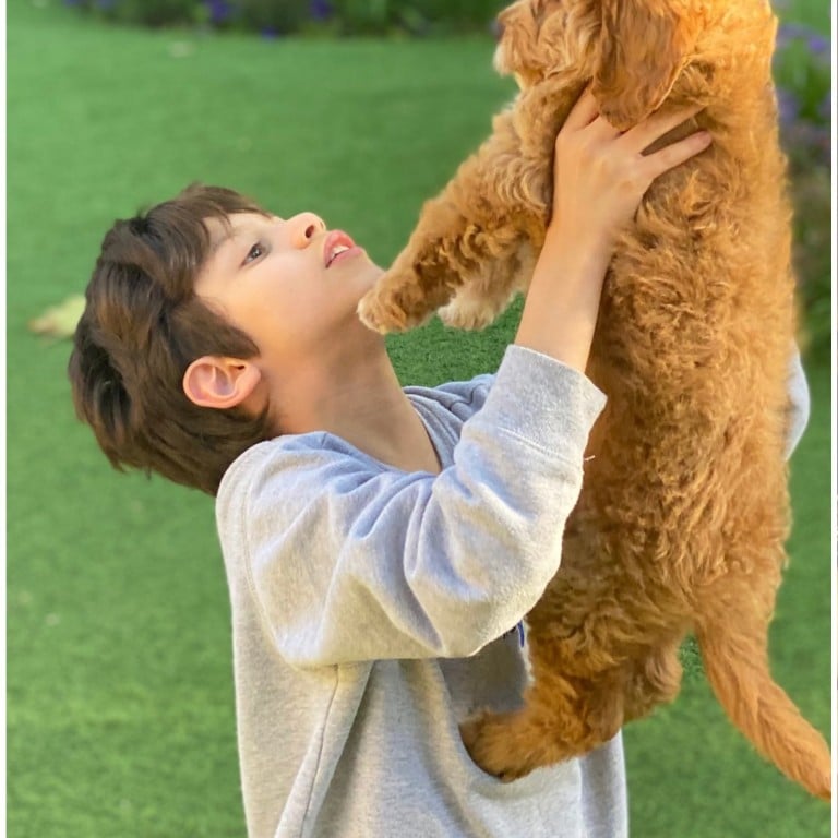 Now well and truly into his teenage years, is Maximilian David Muñiz, Jennifer Lopez’s son, starting to step into the spotlight? Photos: @Jlo/Twitter; Instagram