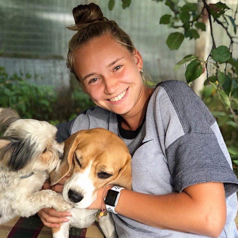 Elena Rybakina, Wimbledon ladies tennis champ – and animal lover. Photo: @lenarybakina/Instagram