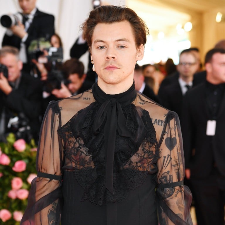 Harry Styles just spoke to Rolling Stone about his sexuality, but what has he said about his orientation and gender-fluid fashion over the years? Photo: @styleslookbook/Twitter