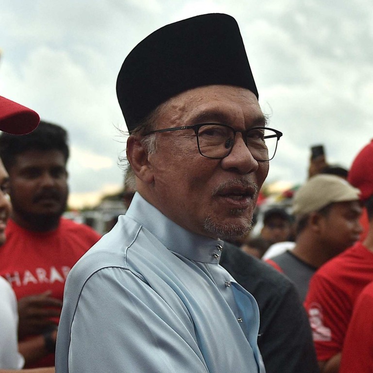 PM At Last: How ‘irrepressible Optimist’ Anwar Ibrahim Went From Prison ...