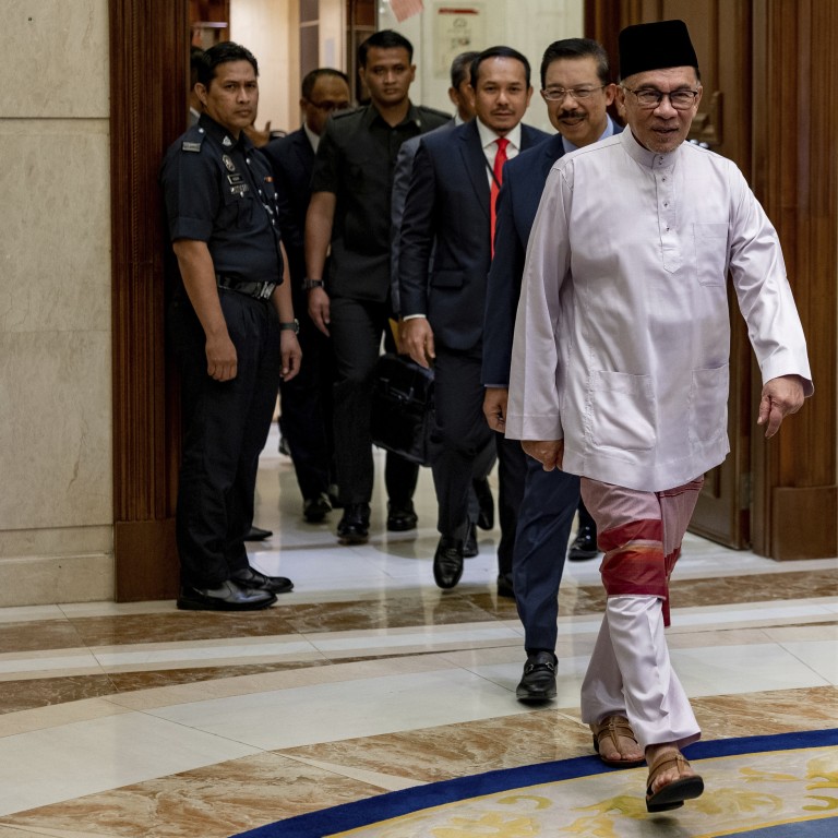 Anwar Malaysia’s Anwar Ibrahim meets king as PM set to unveil cabinet picks ...