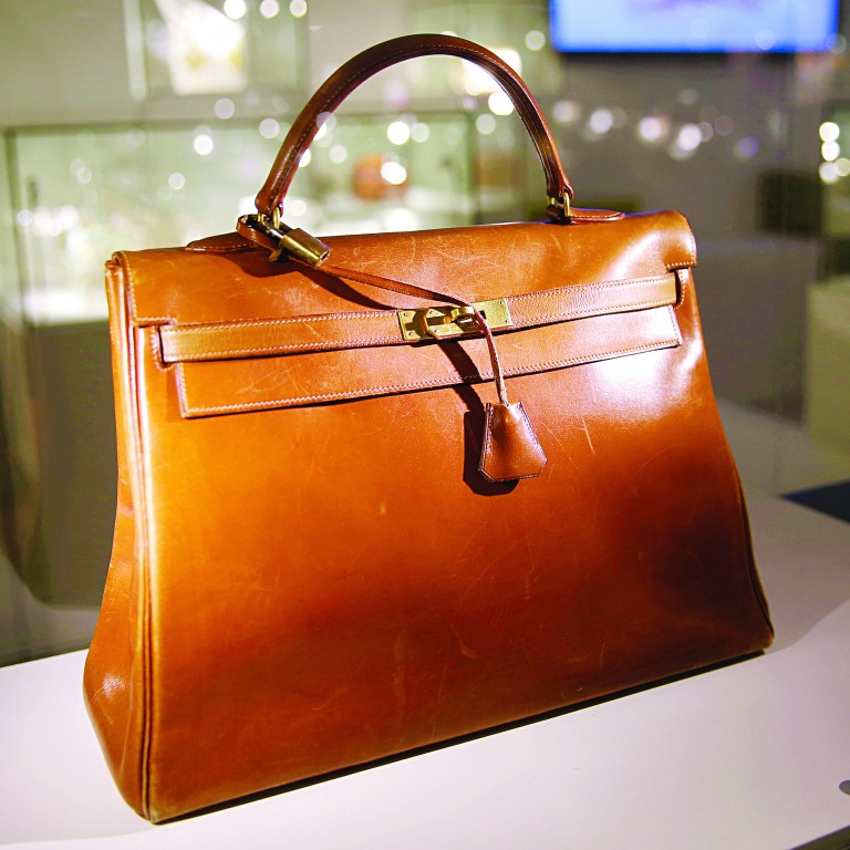 OMG! What a style with Hermes Kelly Depeche. I love it!