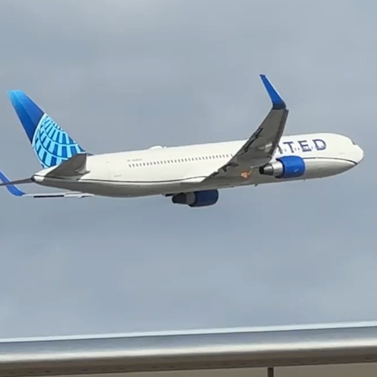 Departing United Airlines Plane Makes Emergency Landing In Hong Kong ...