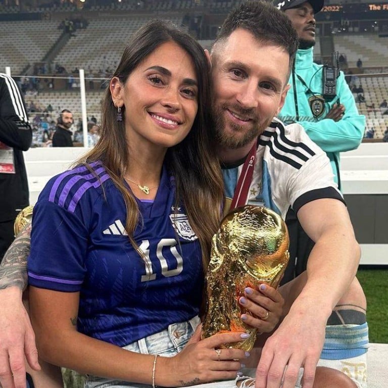 Tình cũ Neymar tố Messi không chung thủy với vợ 5 Who is Lionel Messi's gorgeous fashionista wife, Antonela Roccuzzo? The  2022 World Cup champ and his love were childhood friends before their OTT  'wedding of the century' in Argentina | South China