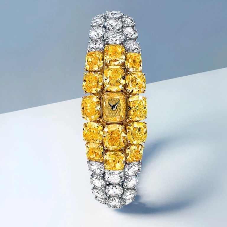 GRAFF COLOURED DIAMOND AND DIAMOND RING, | Christie's