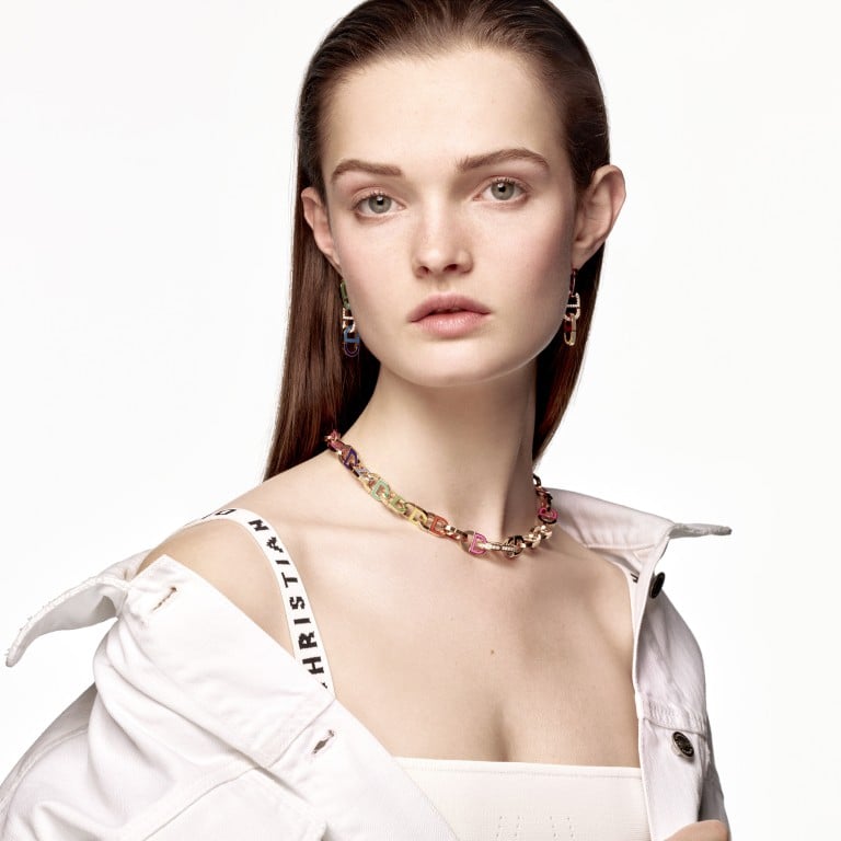 Color Dior necklace, earrings and bracelet in gold and enamel. Photo: Dior