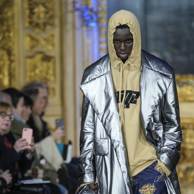 Rosalia Performs at Louis Vuitton's 2023 Menswear Show in Paris – Footwear  News