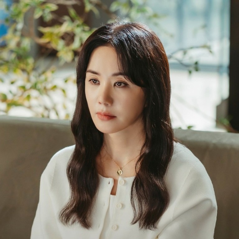 In Netflix K drama Doctor Cha Uhm Jung hwa is a patriarchy