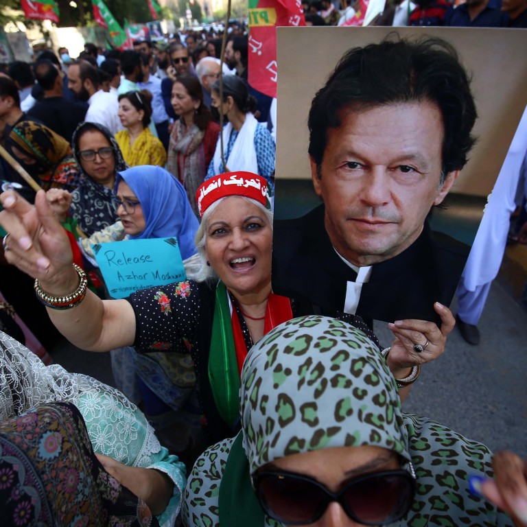 Pakistan top court orders ex PM Imran Khan s release from custody