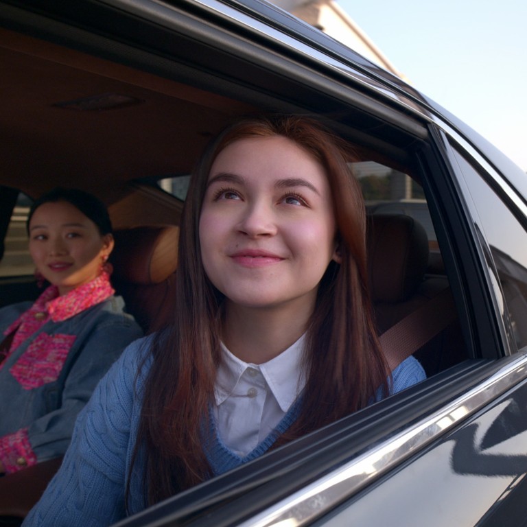 Netflix Drama Review: XO, Kitty – Anna Cathcart Goes To South Korea In ...