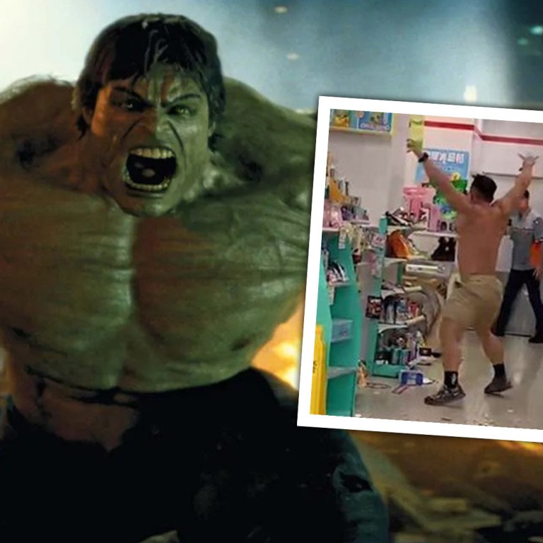 ‘Looks like the Hulk’: topless beefy bodybuilder stages Taiwan ...