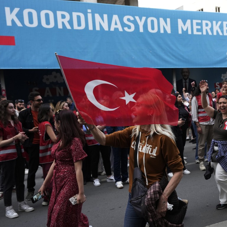 Recep Tayyip Erdogan positioned to extend rule in Turkey runoff election