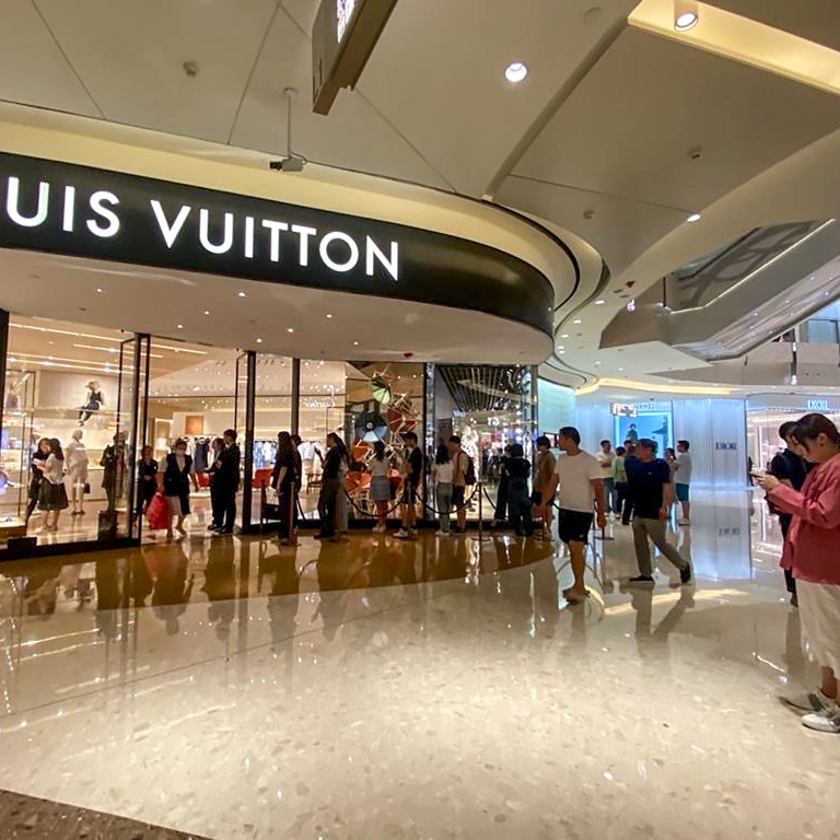 LVMH chief Bernard Arnault, daughter embark on China tour - Inside Retail  Asia