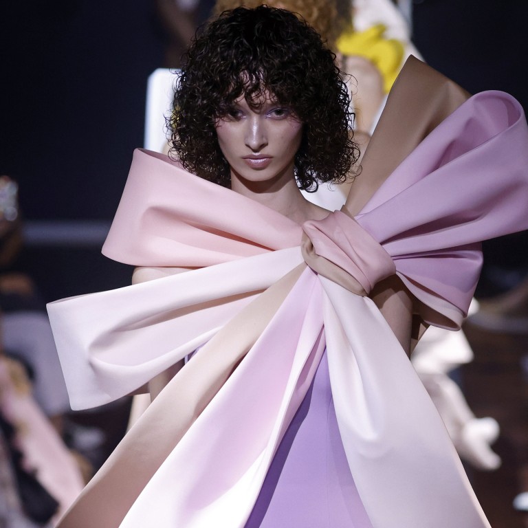 Blackpink’s Jennie, Jennifer Lopez, Paris Hilton prove bows are back in