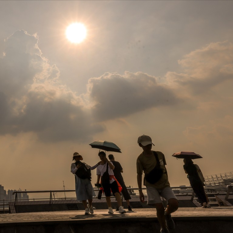 Hong Kong issues T1 signal as Super Typhoon Doksuri nears city, warning ...