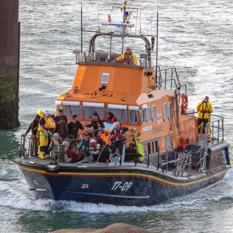 Six Dead After Migrant Boat Capsizes In Channel, Search Continues For ...