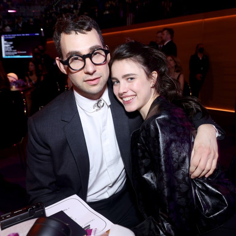 Jack Antonoff and Margaret Qualley at the 64th Annual Grammy Awards at MGM Grand Garden Arena in Las Vegas, Nevada, in April 2022. Photo: Getty Images