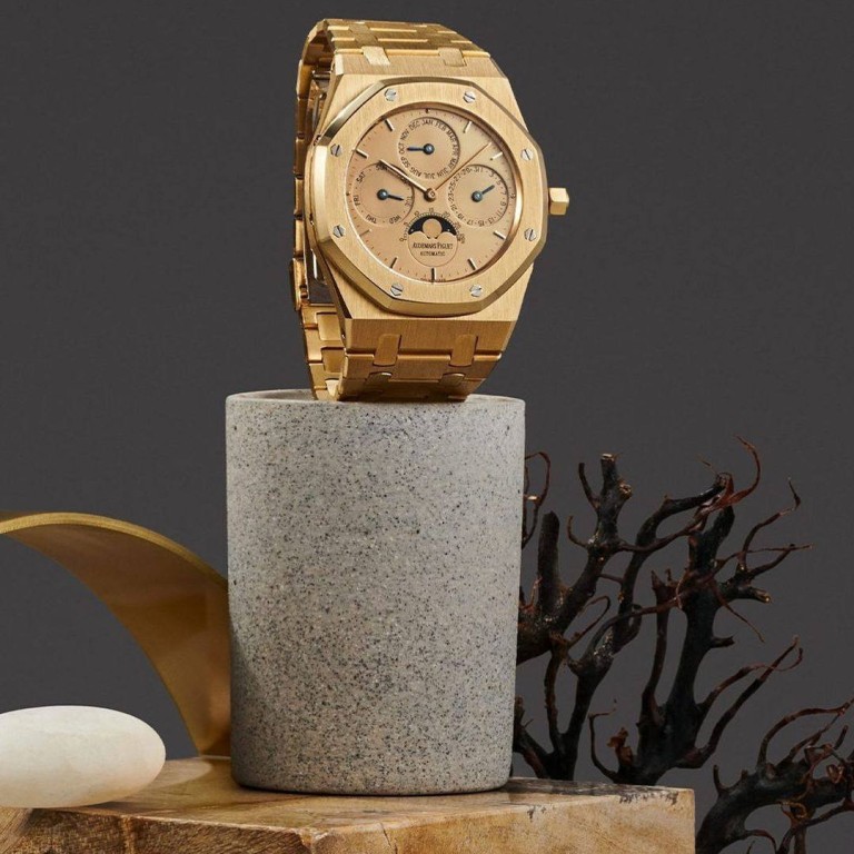 Why Audemars Piguet is headed for record sales despite inflation Francois Henry Bennahmias CEO of the luxury watchmaker said its Royal Oak model continues to attract buyers even as economies cool Sout...